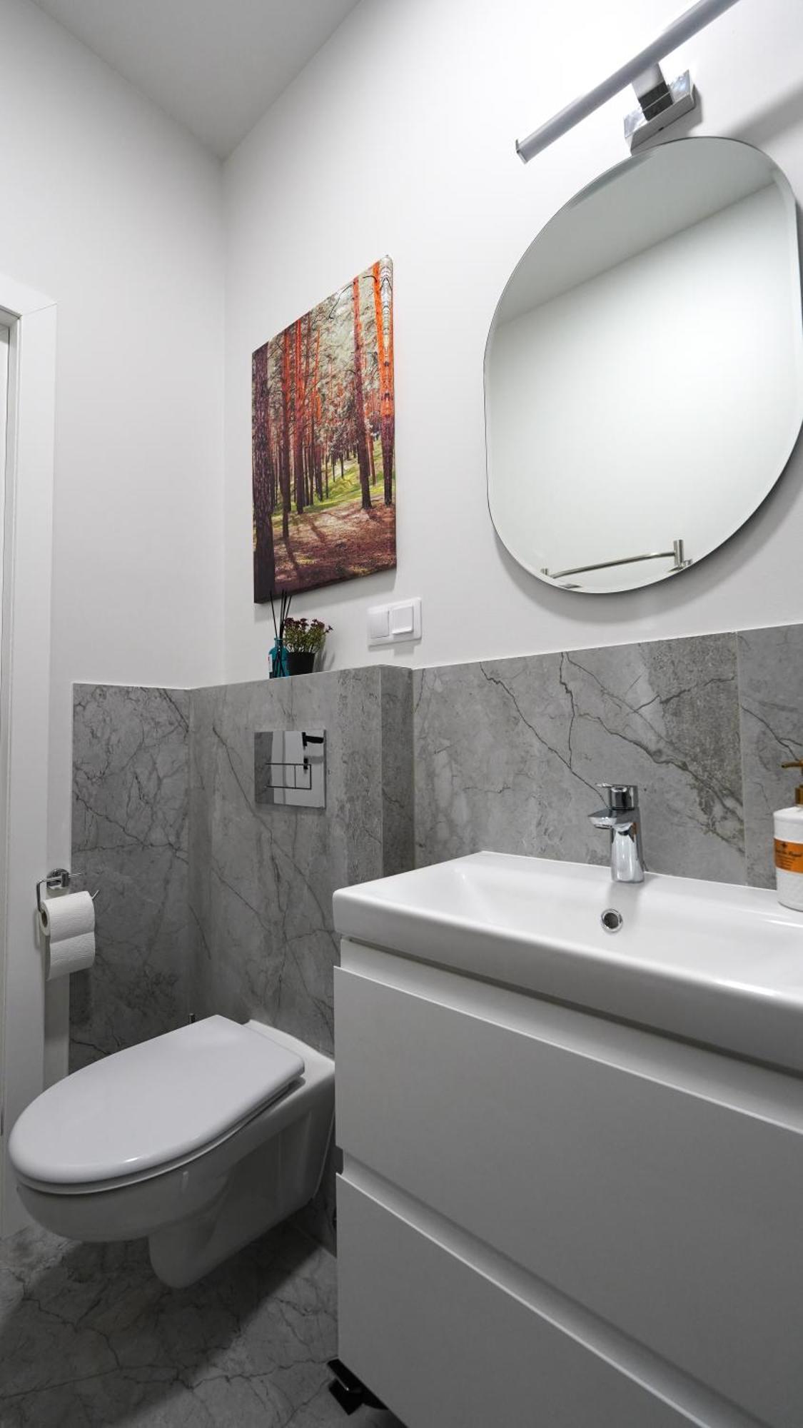 Amber Light Self-Check-In Apartments Kaunas Ngoại thất bức ảnh
