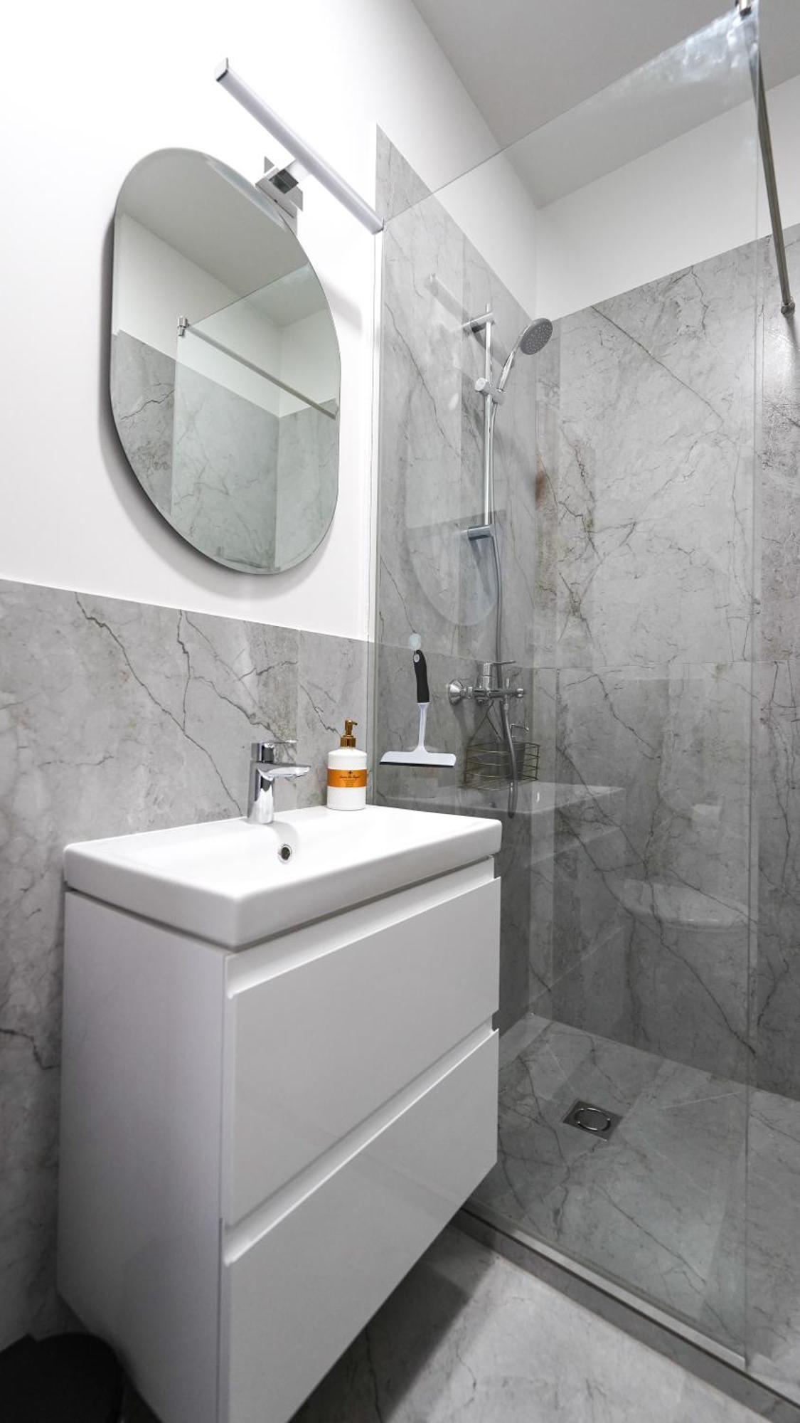 Amber Light Self-Check-In Apartments Kaunas Phòng bức ảnh